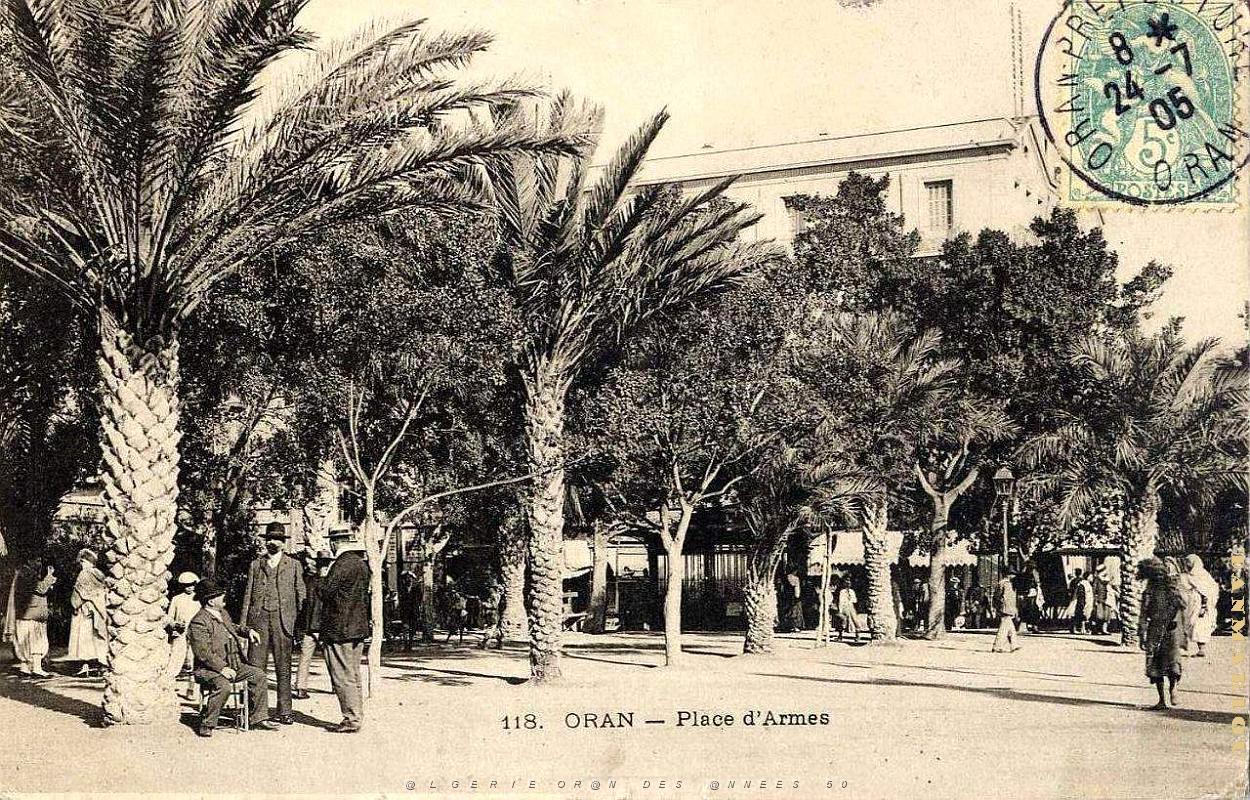 PA i- 07- Place d'armes animee.JPG